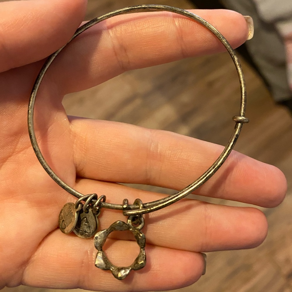 Queen’s Crown Alex and Ani Bracelet